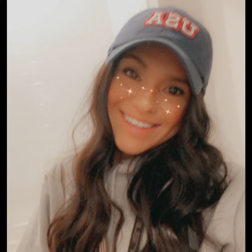 Meet your Posher, Felicia